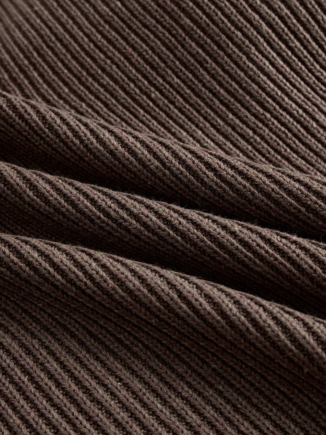 Verónica | Vestido estilo suéter con volantes en el dobladillo